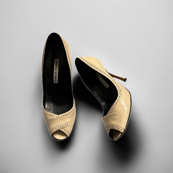 Manolo Blahnik Nude Peep-Toe Pumps Size 8.5 👠 - Picture 2 of 8